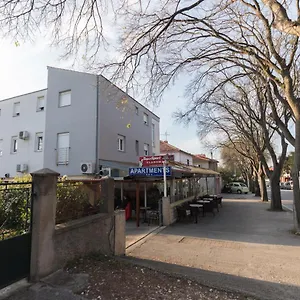 & Iris Zadar