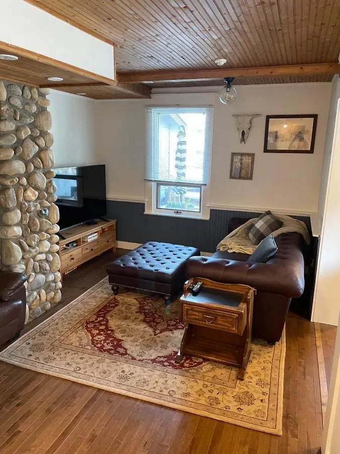 Villa Three Peaks Banff 0*,  Kanada