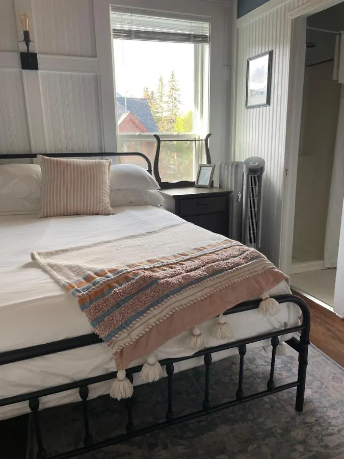 Villa Three Peaks Banff Kanada